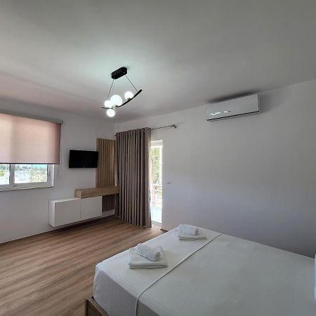 Prestige Hotel Ksamil Eksteriør billede