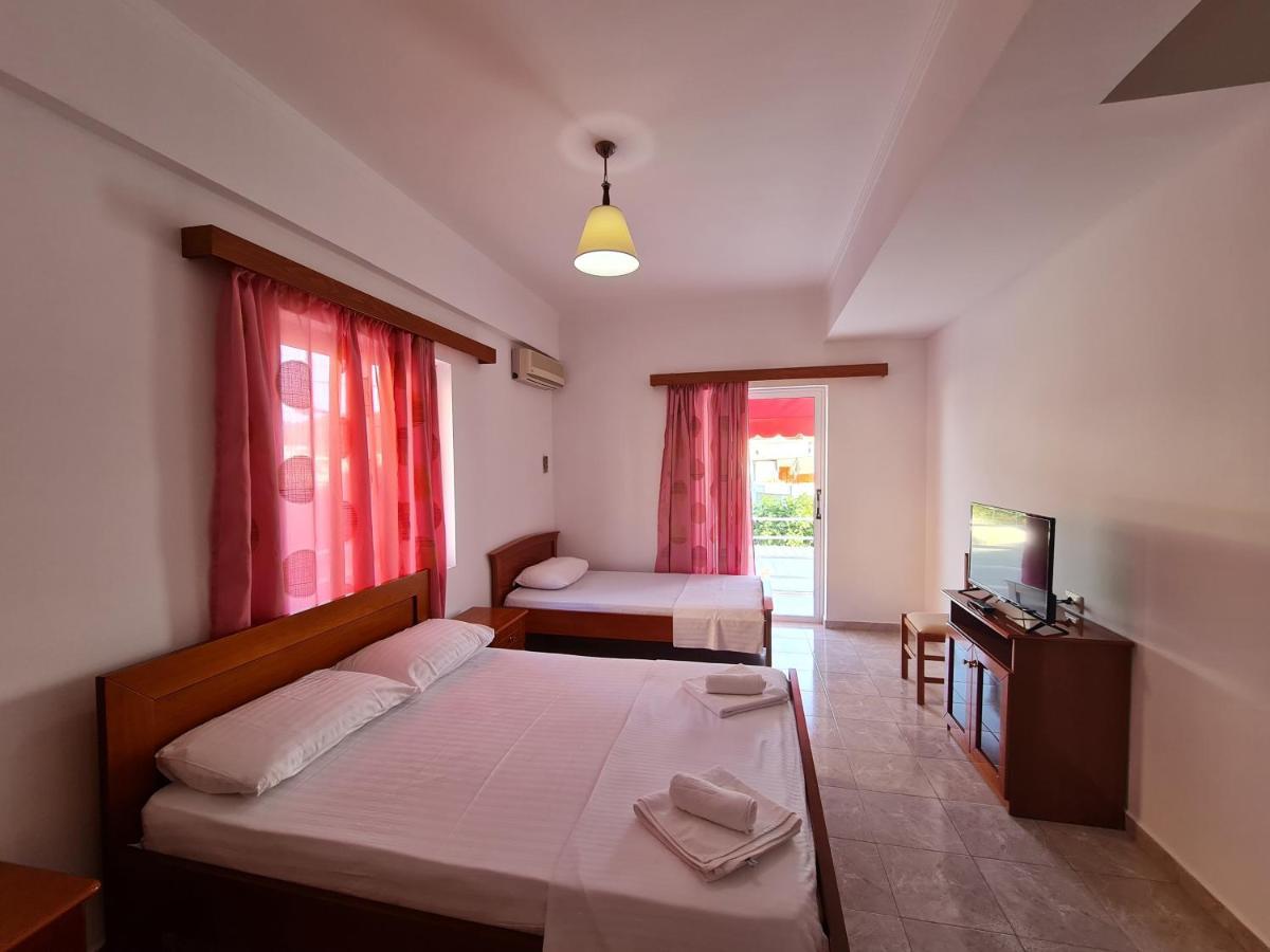 Prestige Hotel Ksamil Eksteriør billede