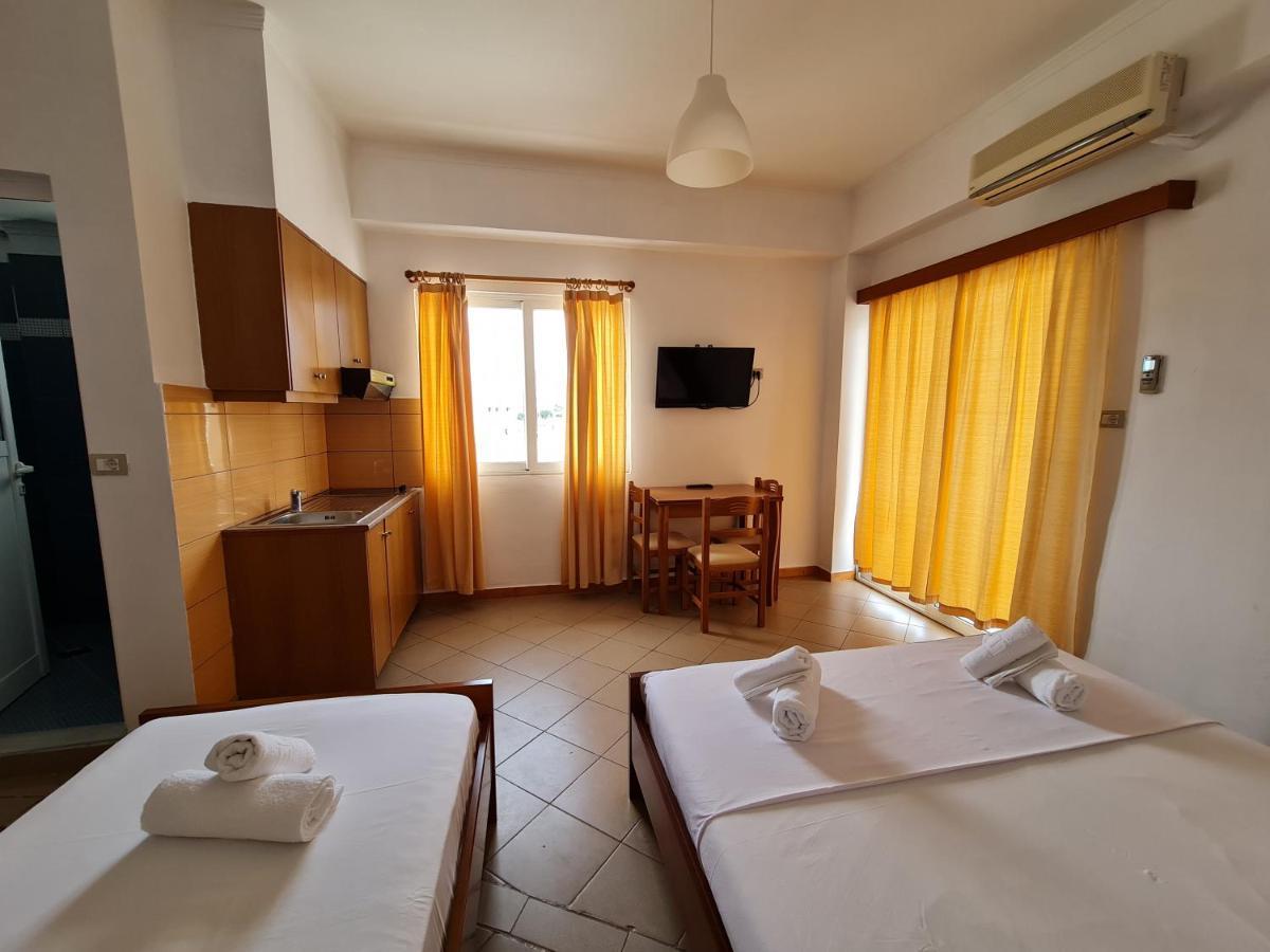 Prestige Hotel Ksamil Eksteriør billede